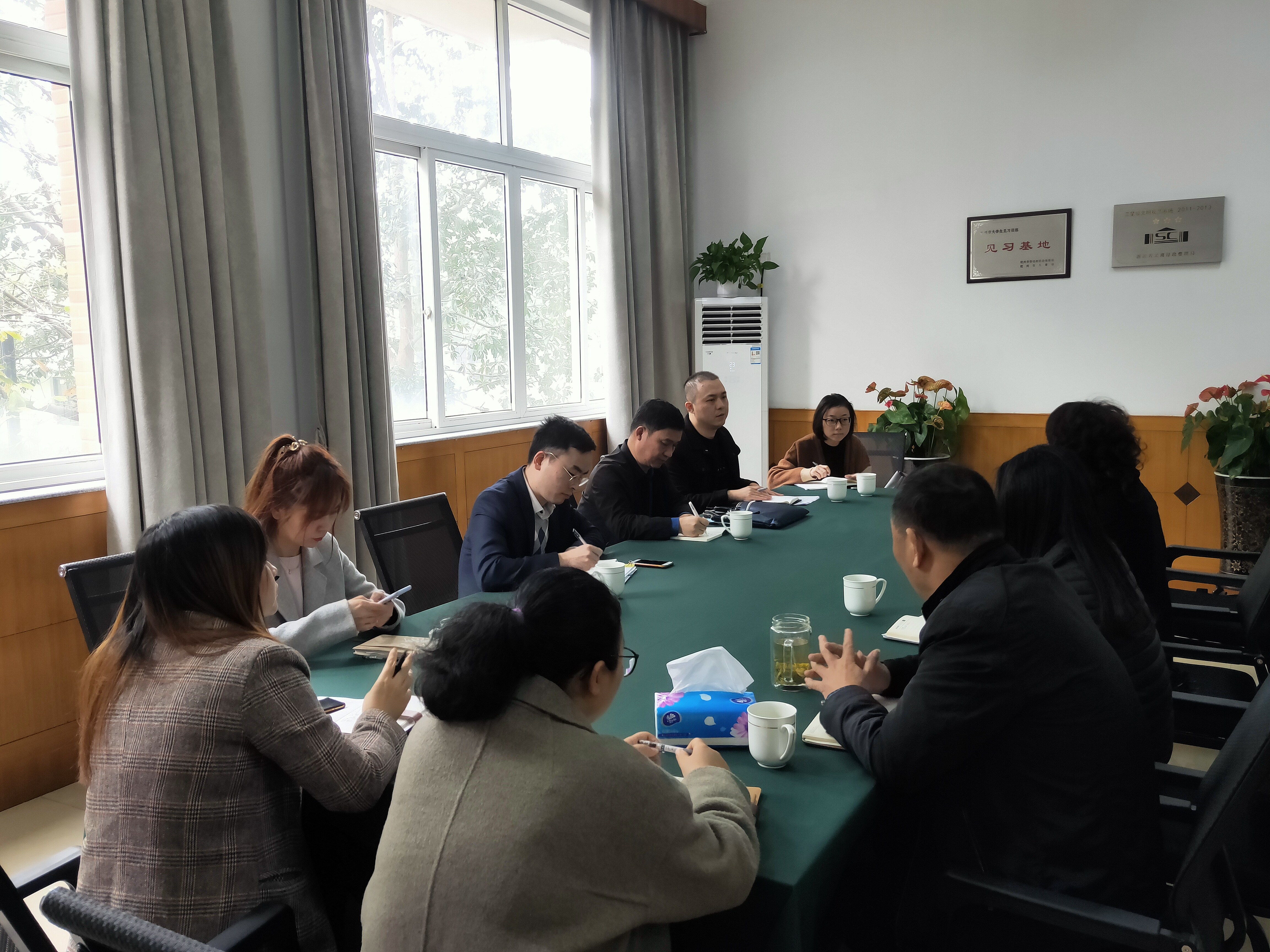 臨平區(qū)塘西鎮(zhèn)領導深入園區(qū)走訪調(diào)研——送服務促發(fā)展