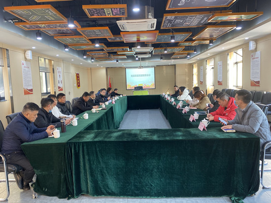 廬陽區(qū)海棠街道黨建聯(lián)席會(huì)議在廬陽建華文創(chuàng)園順利召開