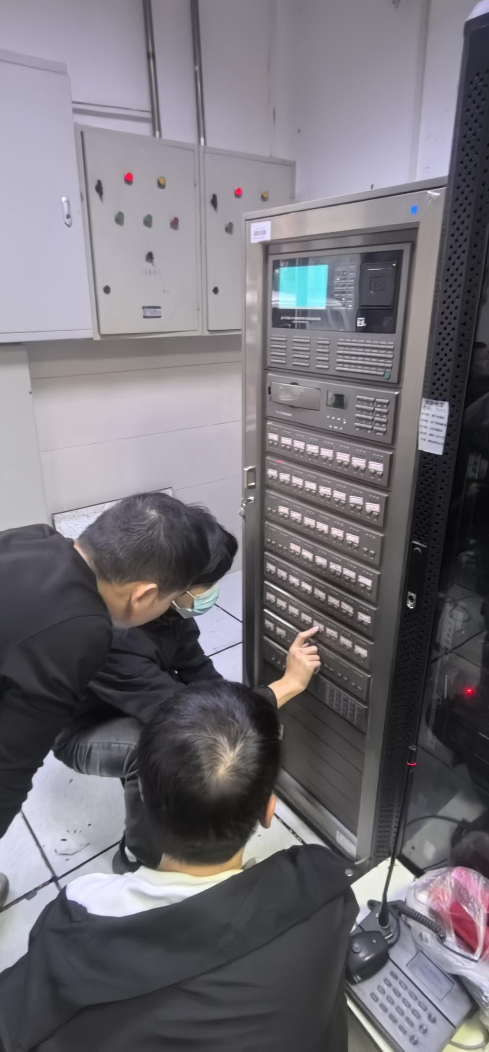 錢江商城更換消防火災(zāi)自動報(bào)警主機(jī)