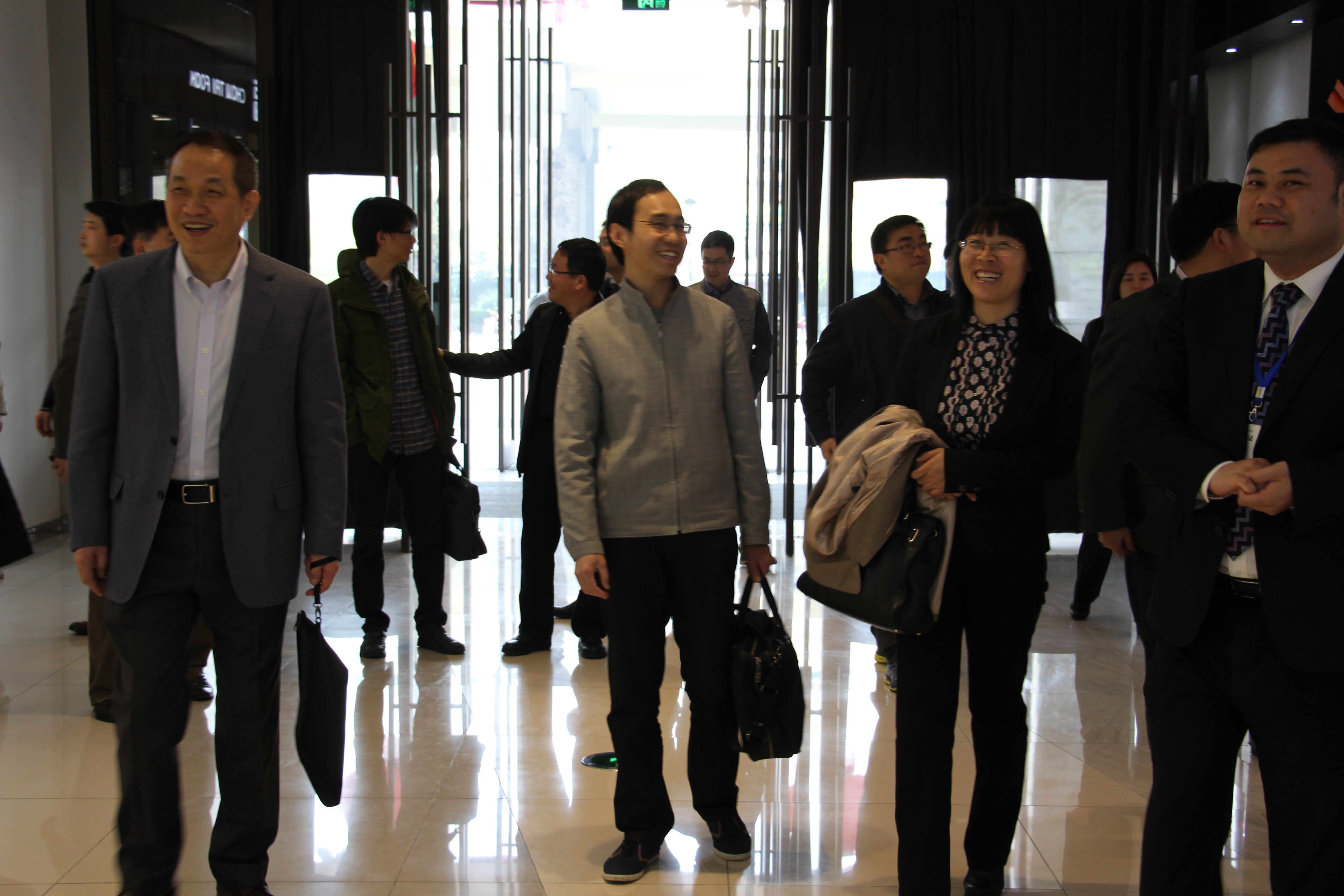 中央黨校課題組專家一行蒞臨水晶城調(diào)研1 (2).JPG